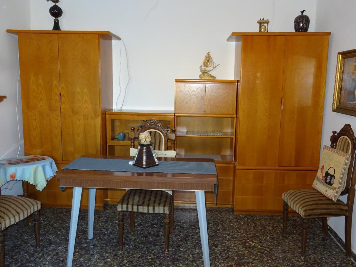 Andreas Studio With Private Parcking Lägenhet Triovasálos Exteriör bild
